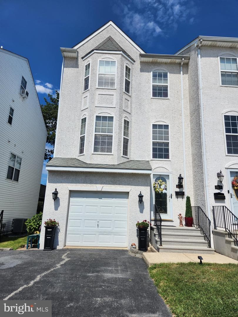 947 Bush Street photo 1