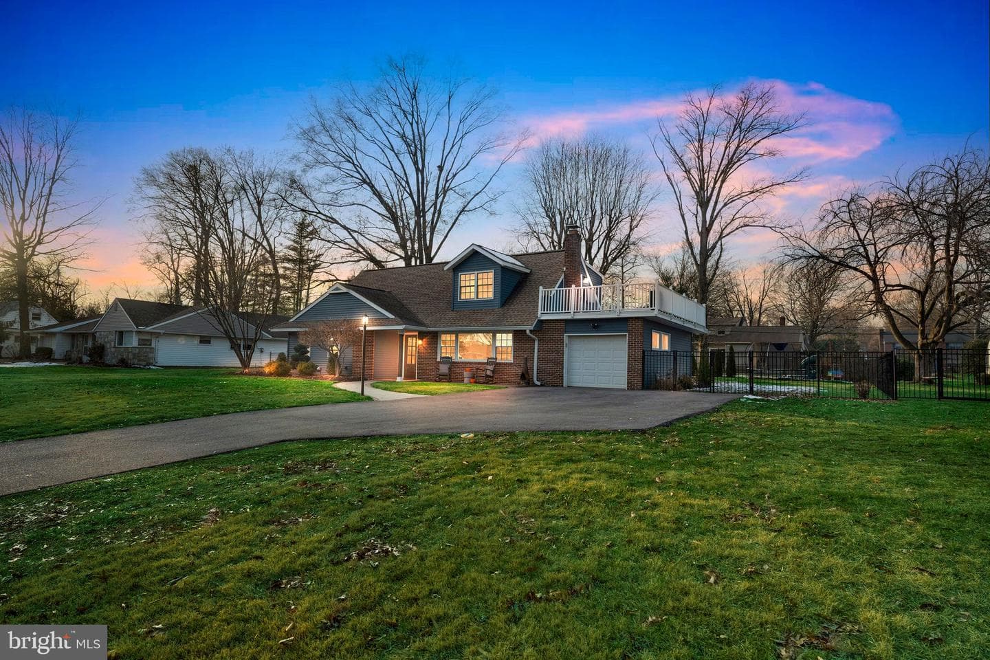 720 Pembroke Road photo 1