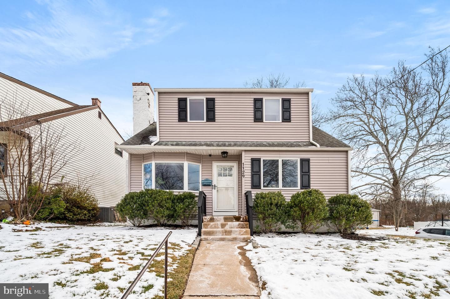 1129 Hall Avenue photo 1