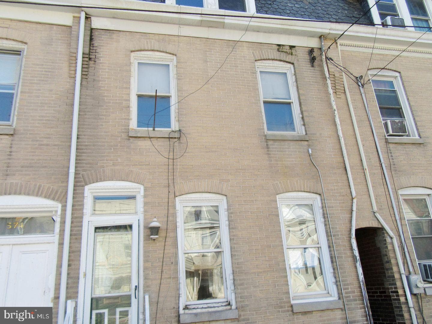 572 E Main Street photo 1