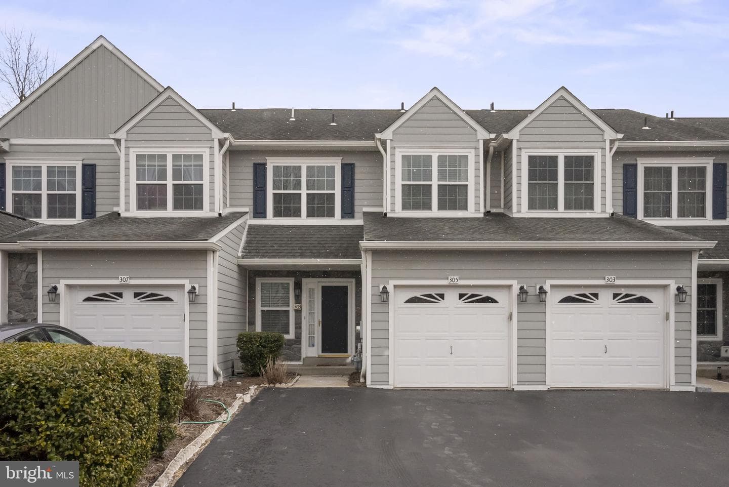 305 Donna Drive photo 1