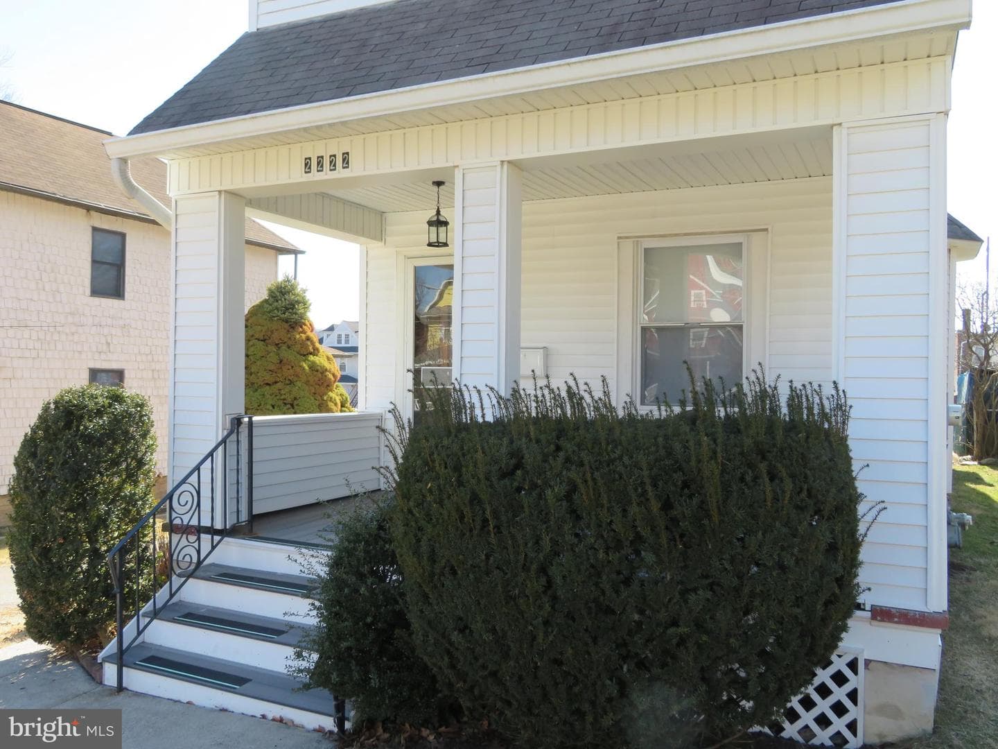 2222 Menlo Avenue photo 1