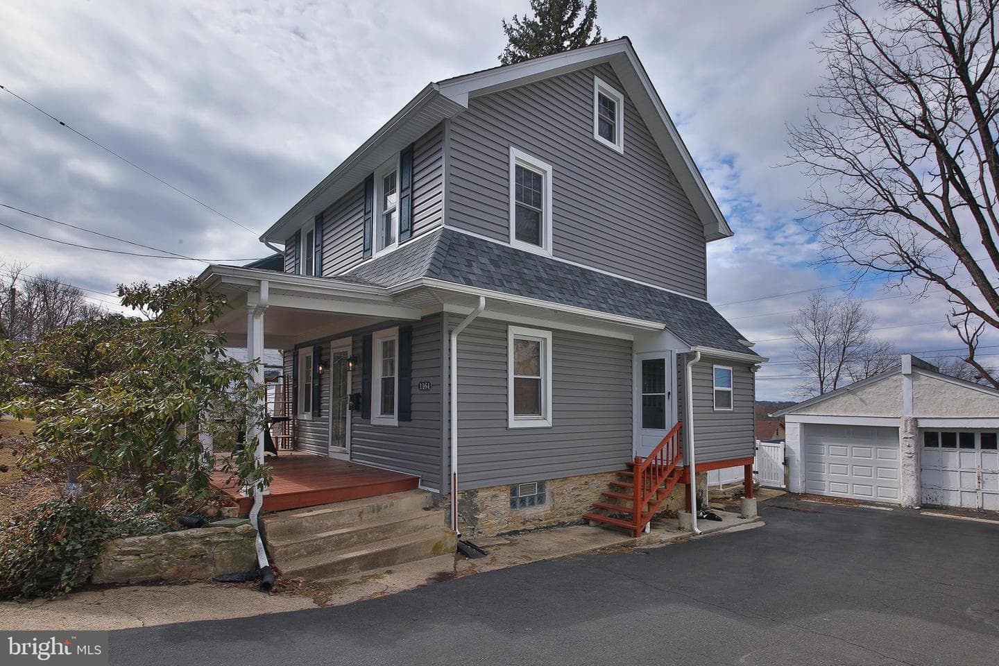 1164 Grovania Avenue photo 1