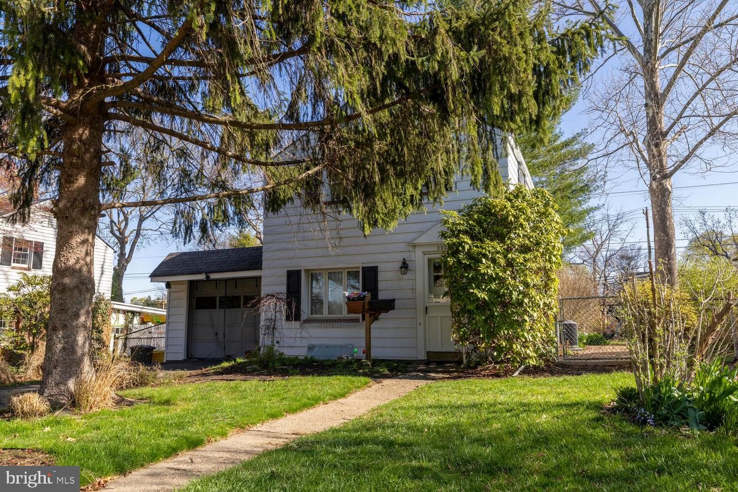1227 Bruce Road photo 1