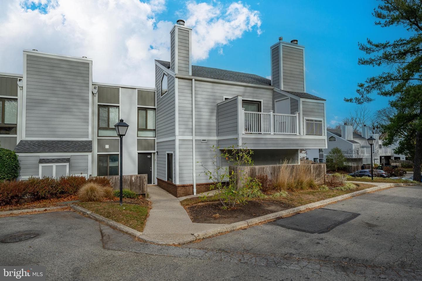 1730 Oakwood Terrace #11-D photo 1