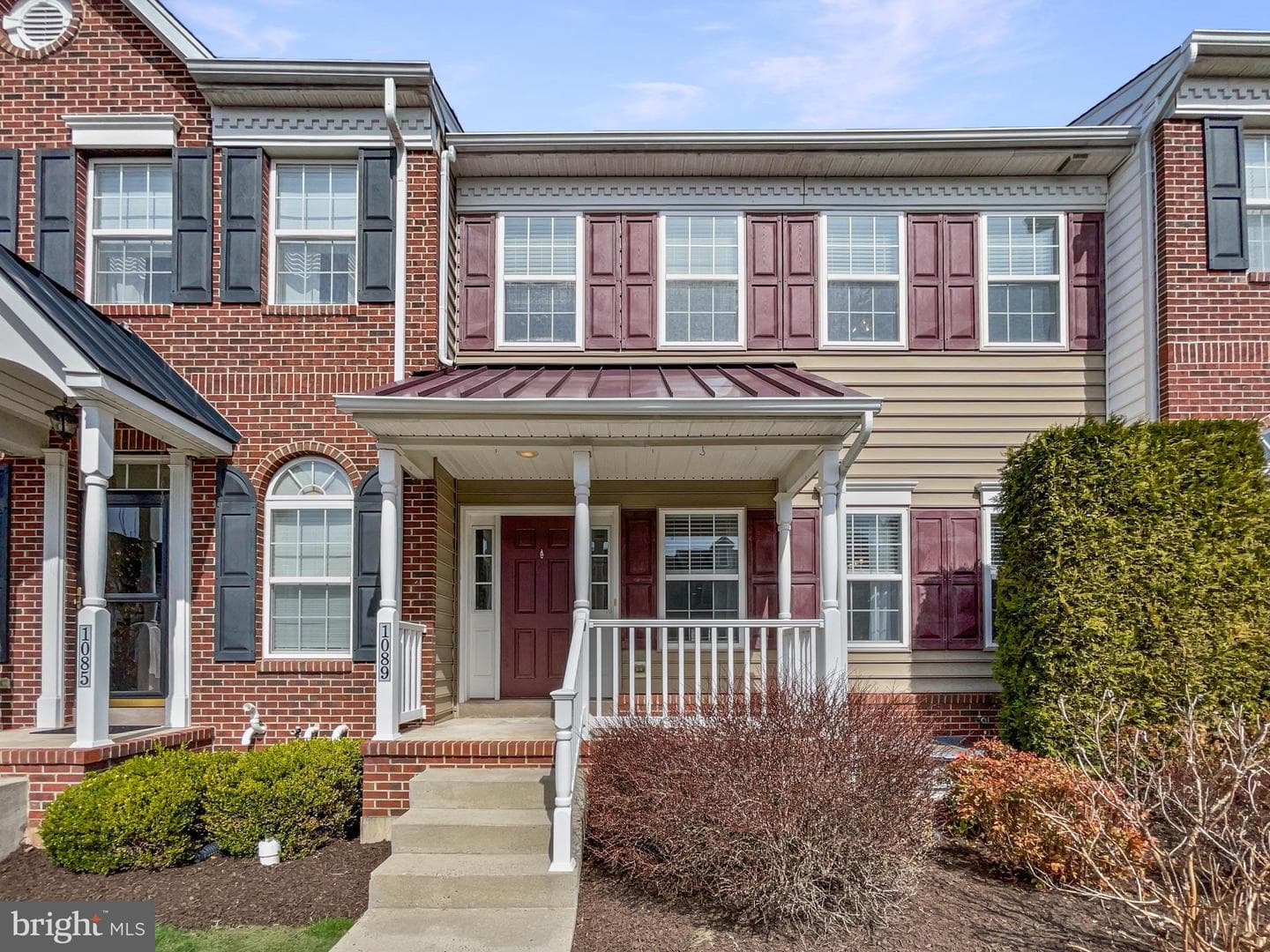 1089 Rosemont Terrace photo 1