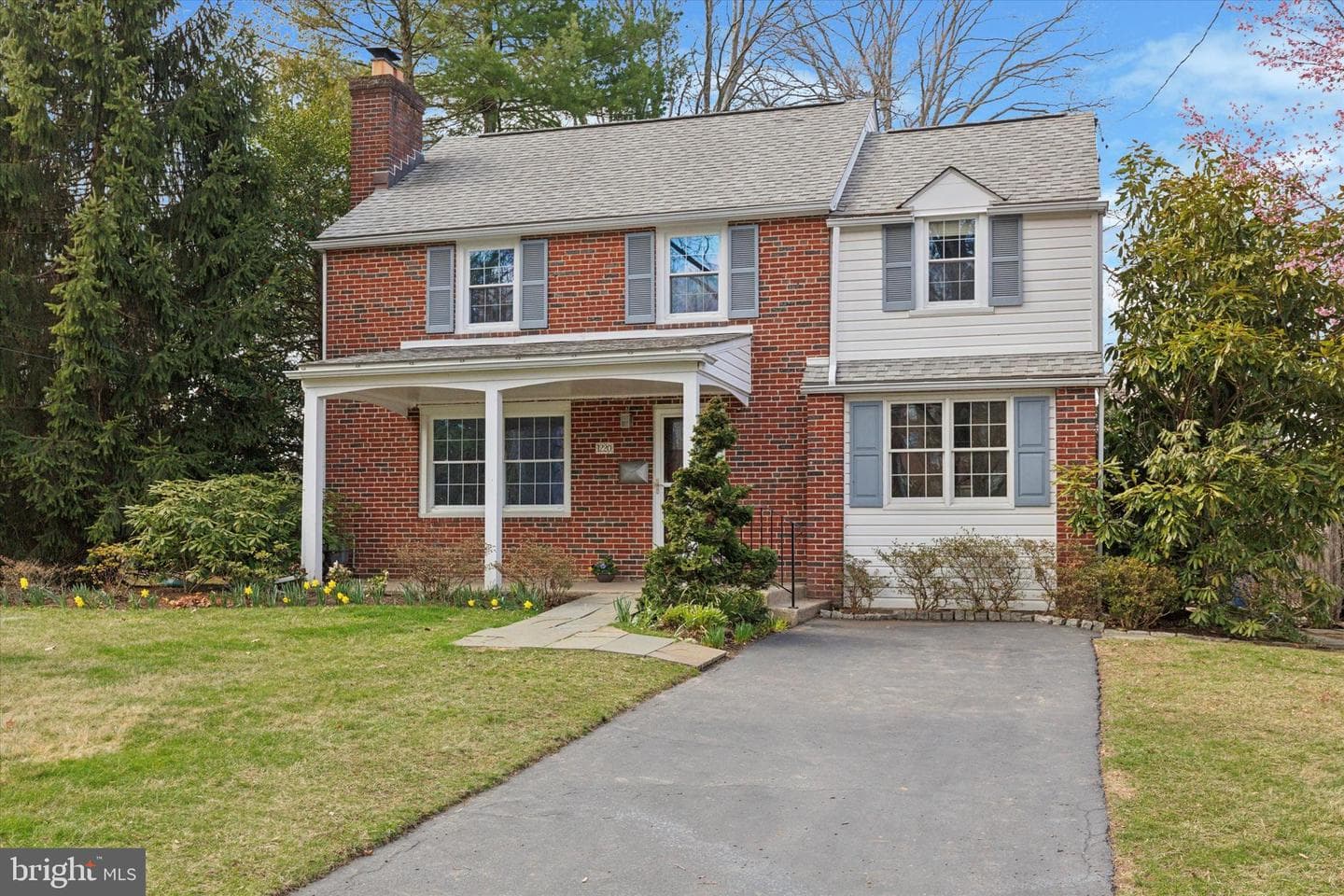 1220 Wheatsheaf Lane photo 1