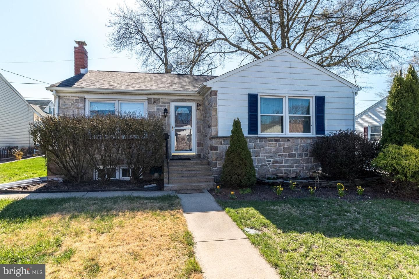 668 Oakdale Avenue photo 1