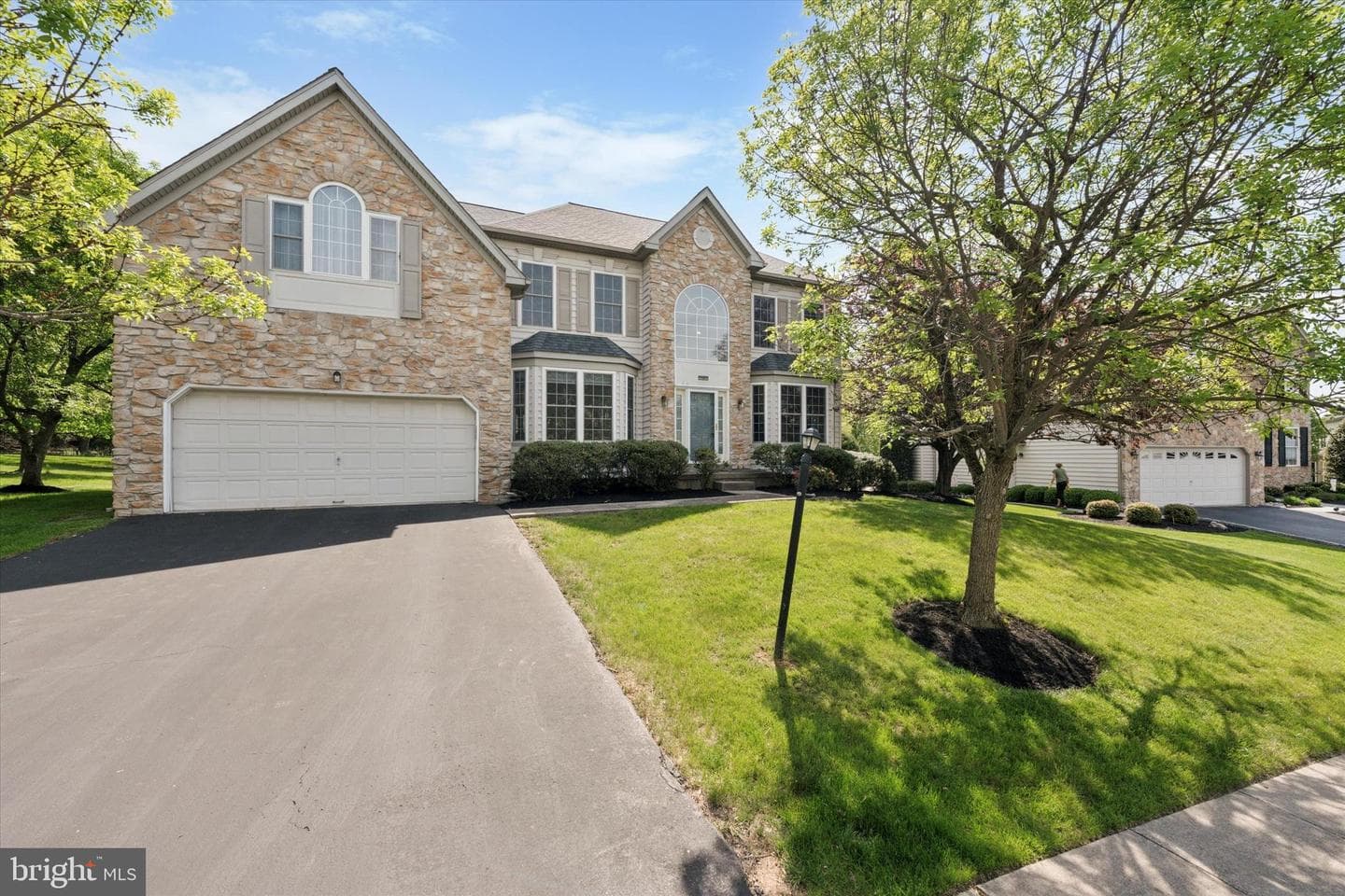 2572 Crestline Drive photo 1