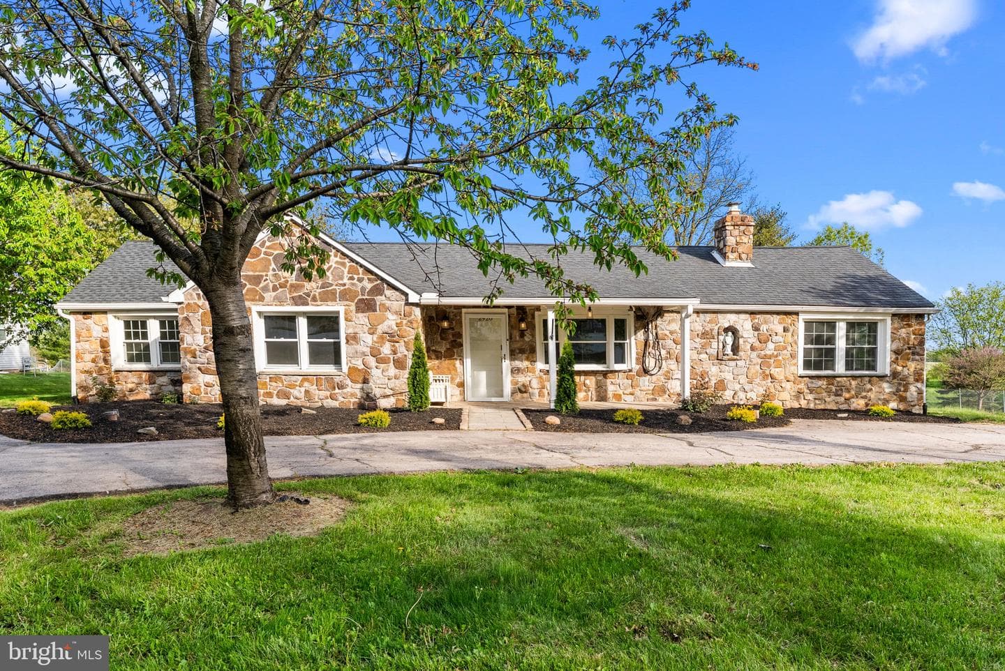 2920 Whitehall Road photo 1