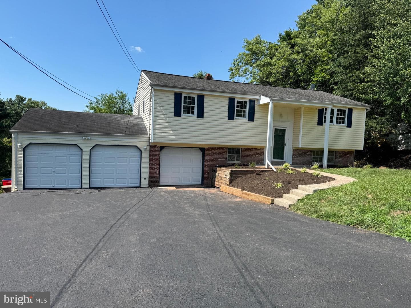 14 Featherbed Lane photo 1