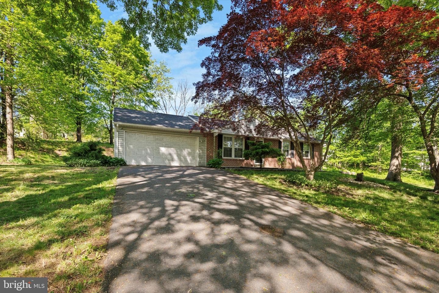1523 Heather Place photo 1