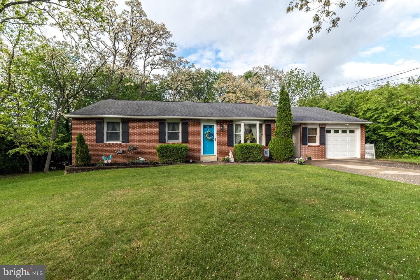 250 Hill Avenue photo 1