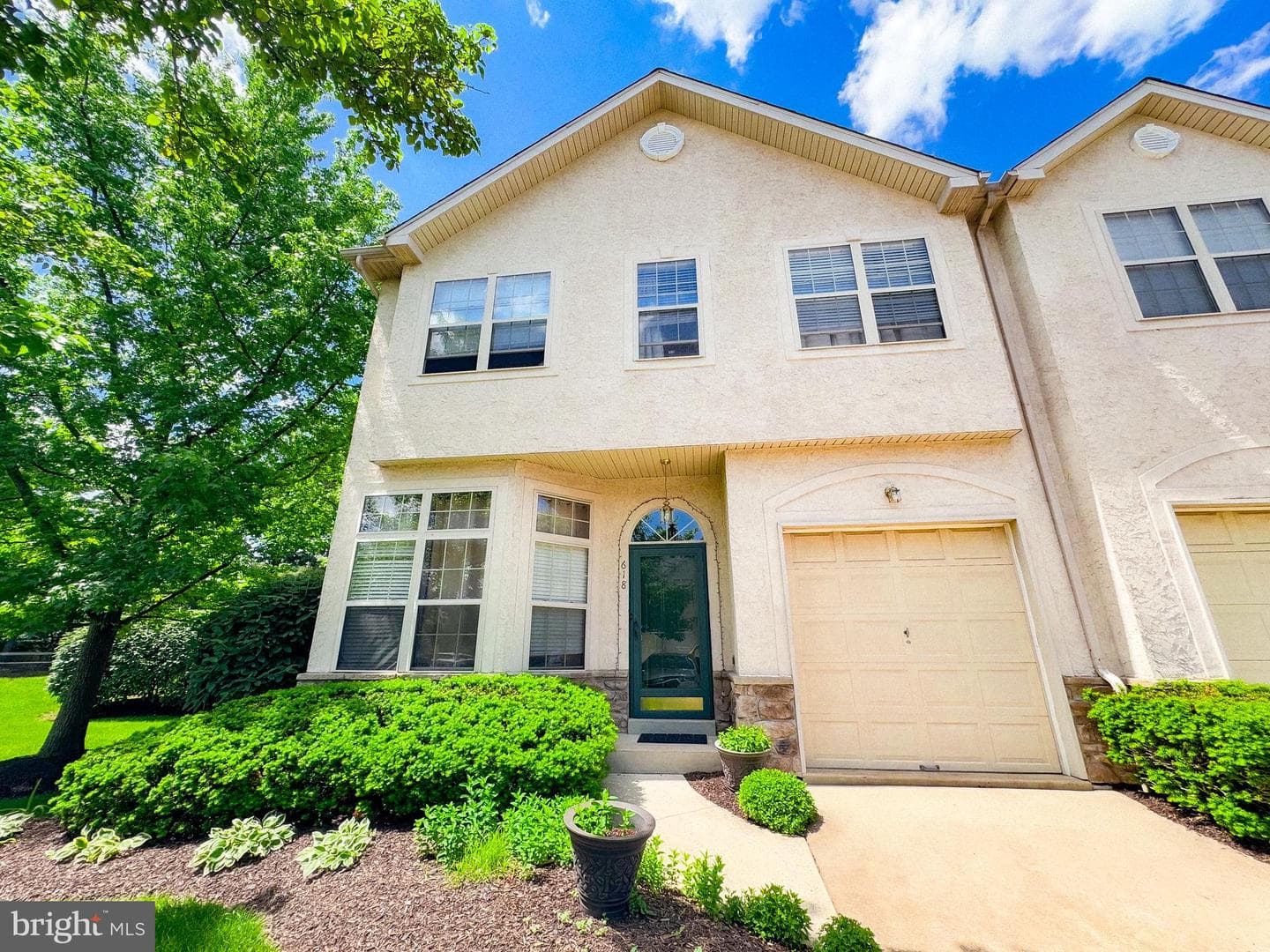618 Manor Drive photo 1