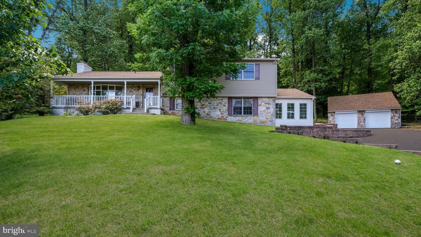 463 Leah Drive photo 1