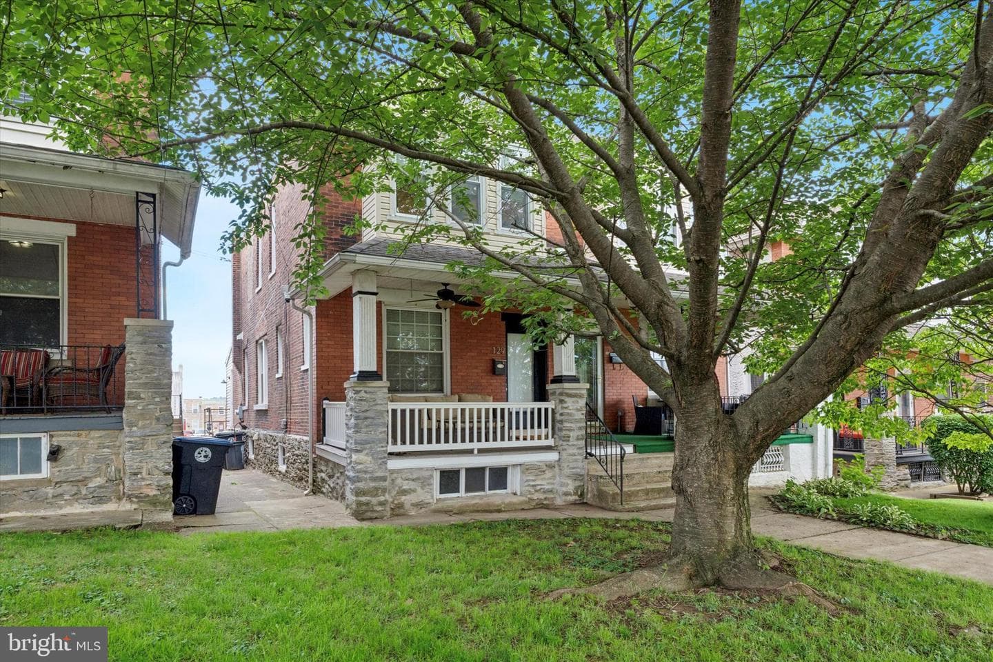 129 W 8th Avenue photo 1