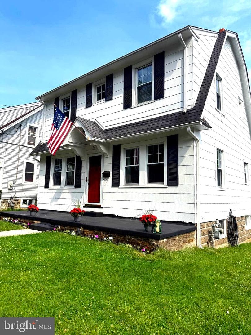 241 Edge Hill Road photo 1