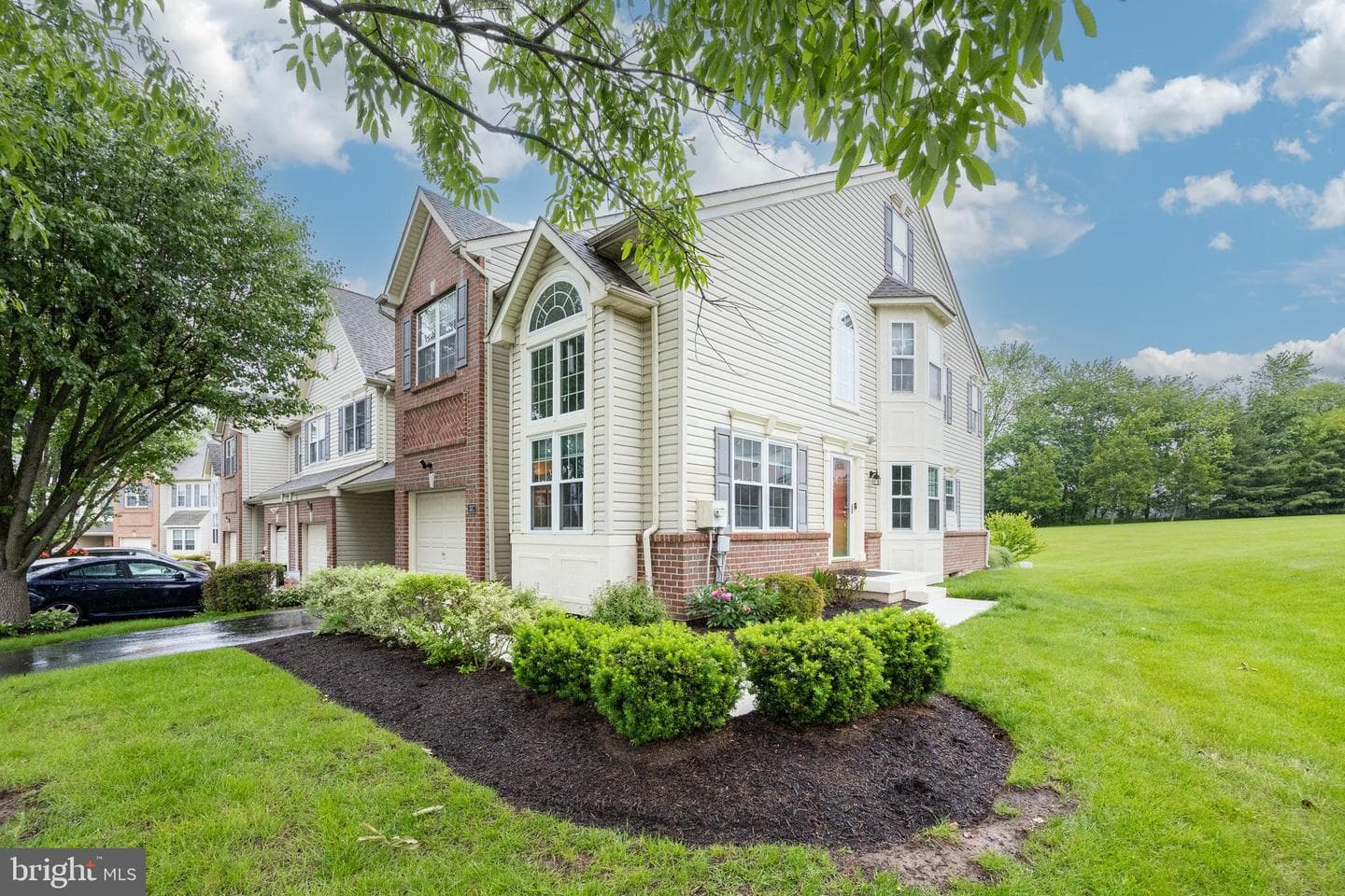 317 Manor Road photo 1