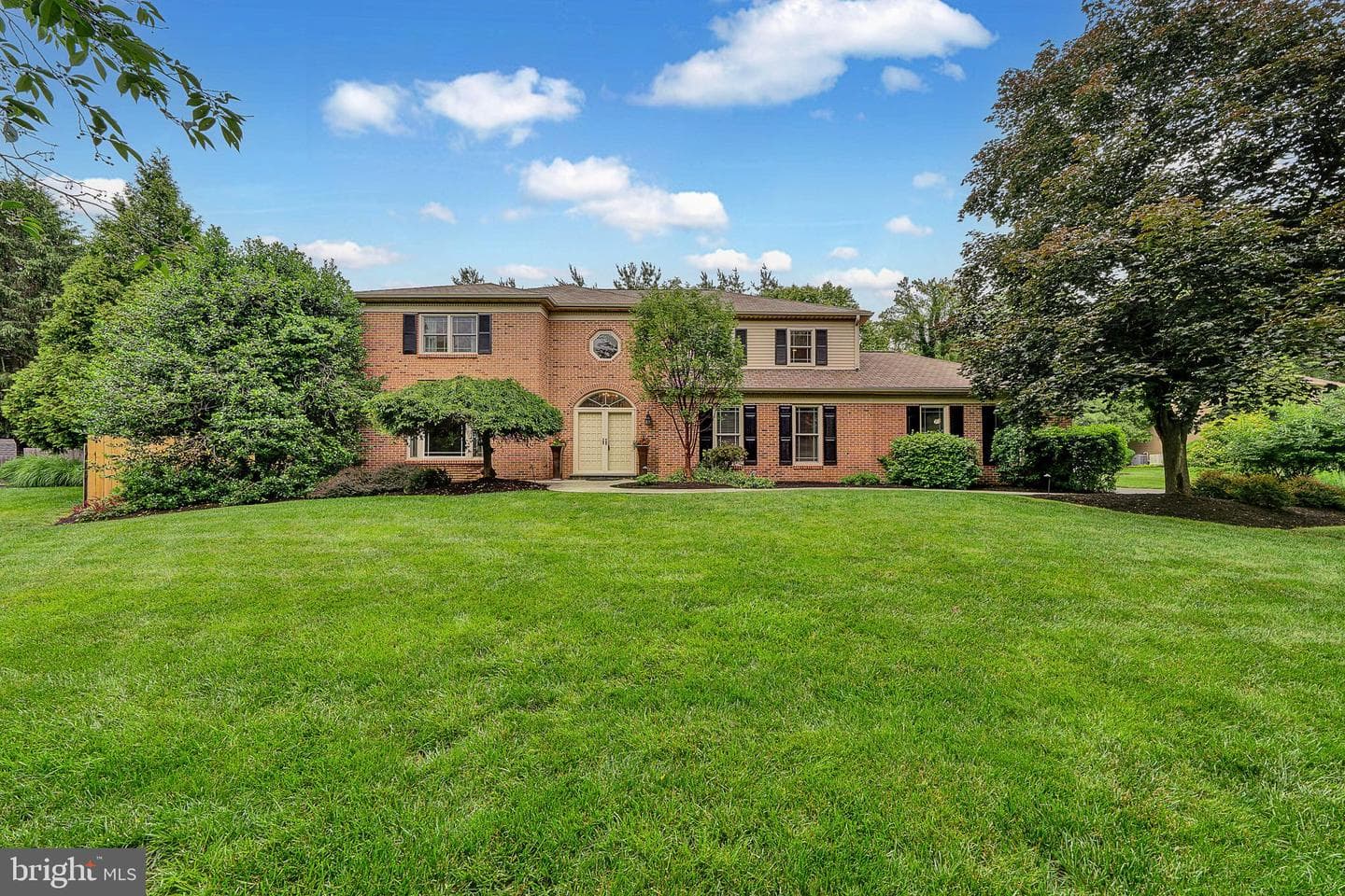 717 Buckley Road photo 1