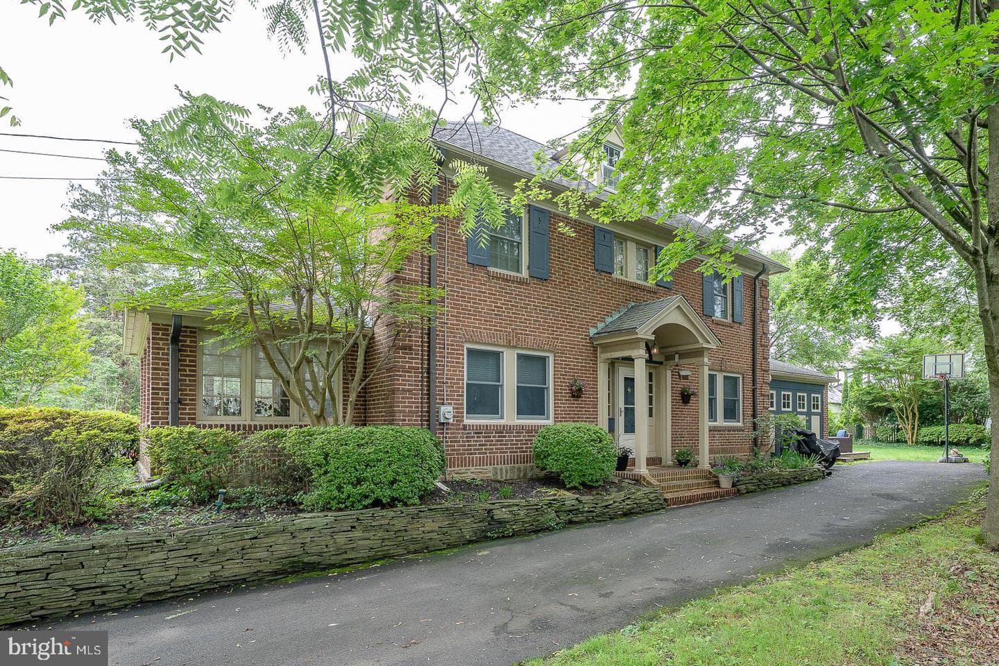 8317 High School Road photo 1