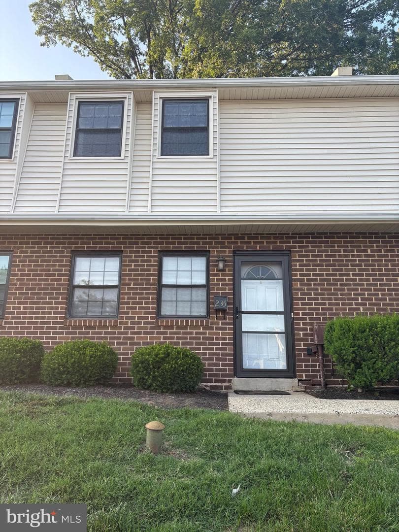 235 Holly Drive photo 1