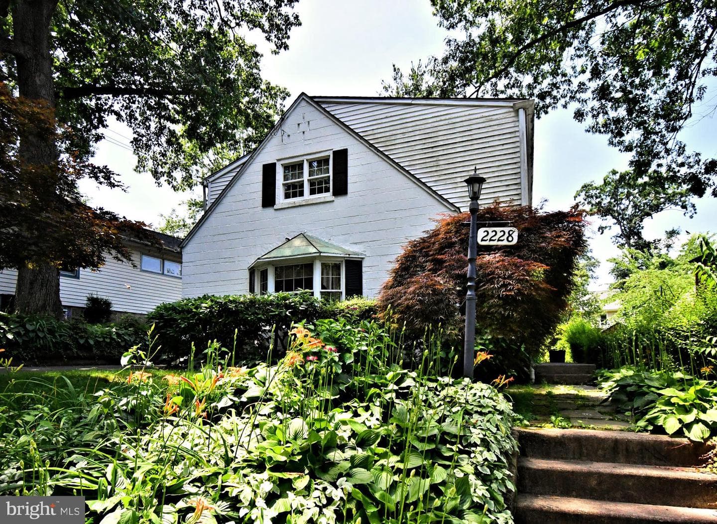 2228 Hillthorpe Avenue photo 1