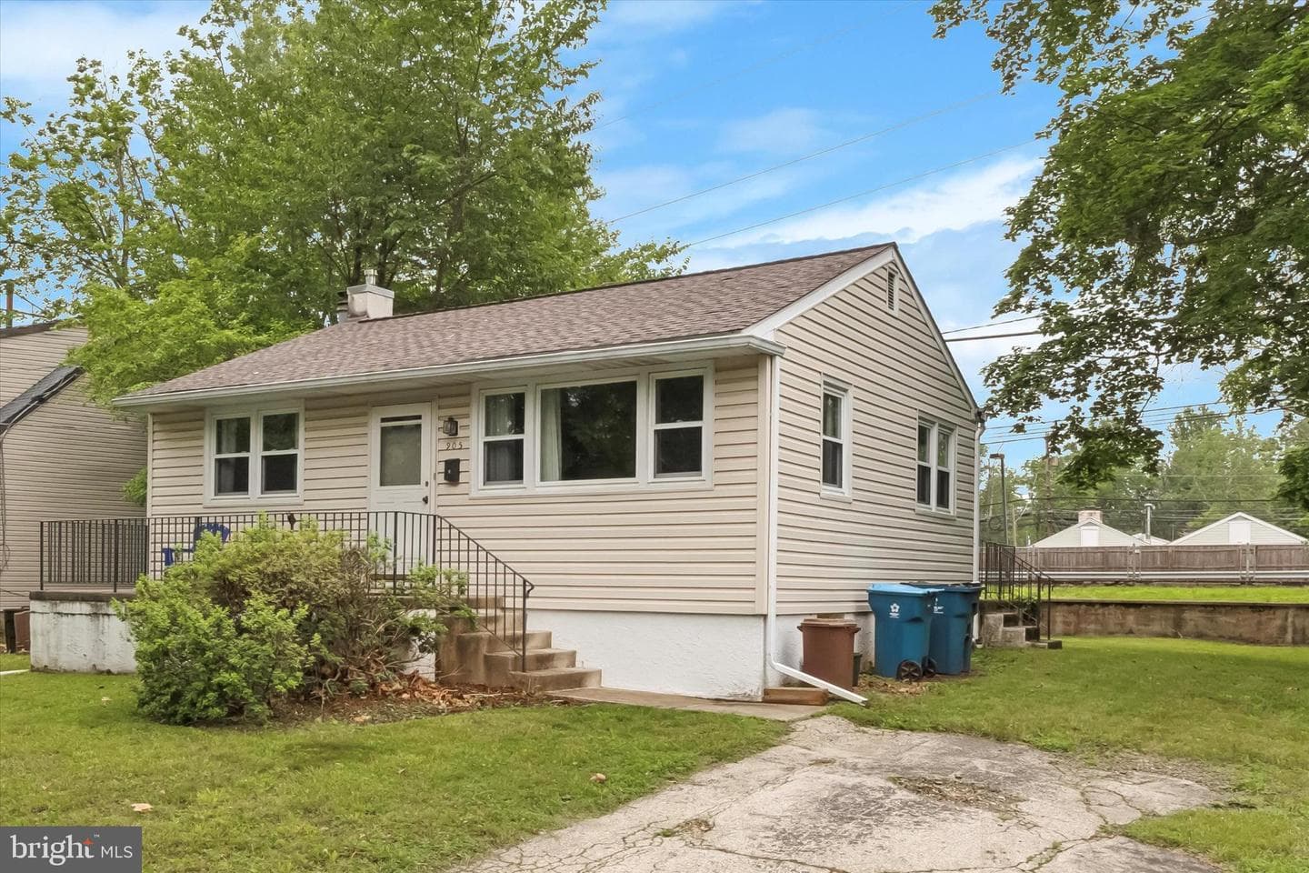 905 Pershing Road photo 1