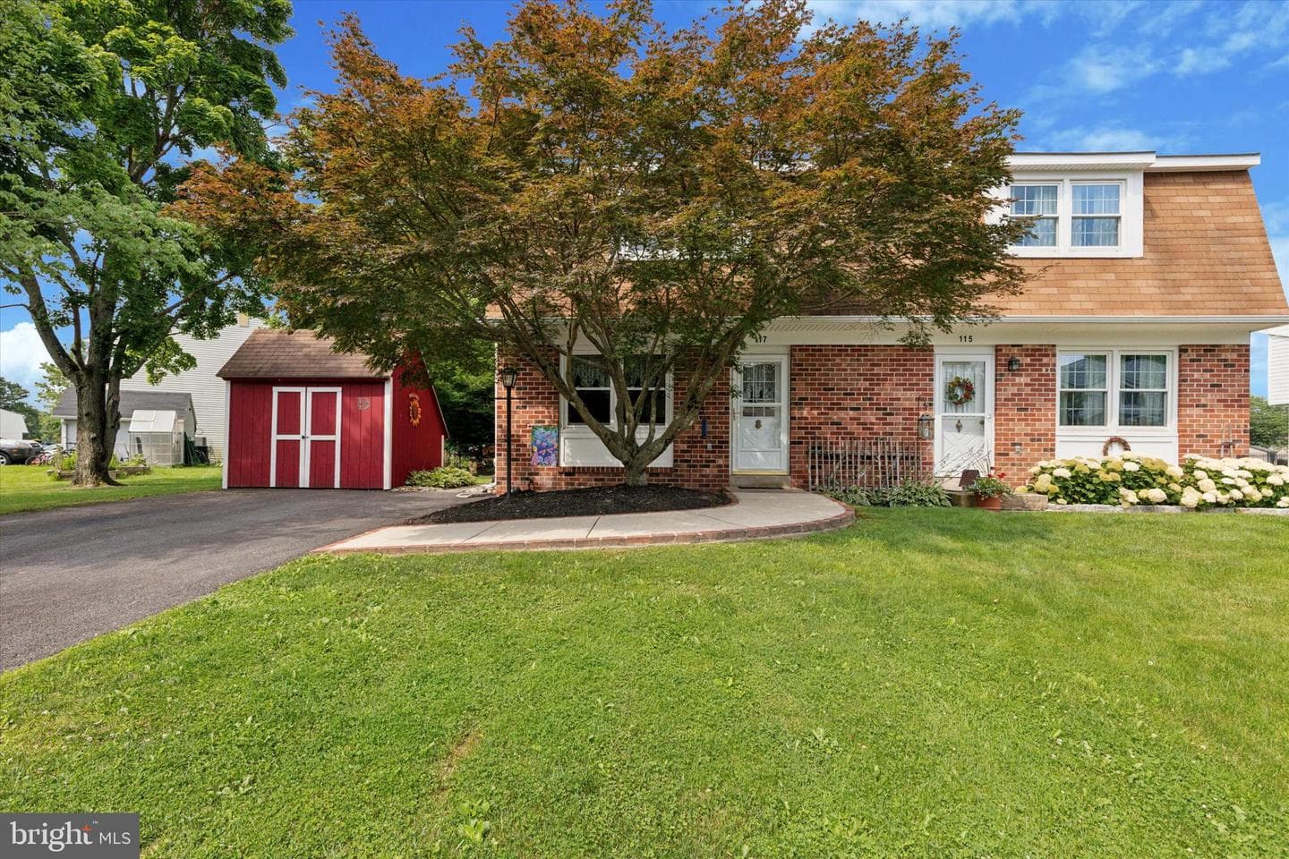 117 Ellen Way photo 1
