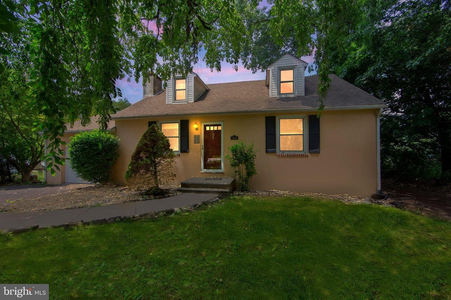 2905 Sunset Avenue photo 1