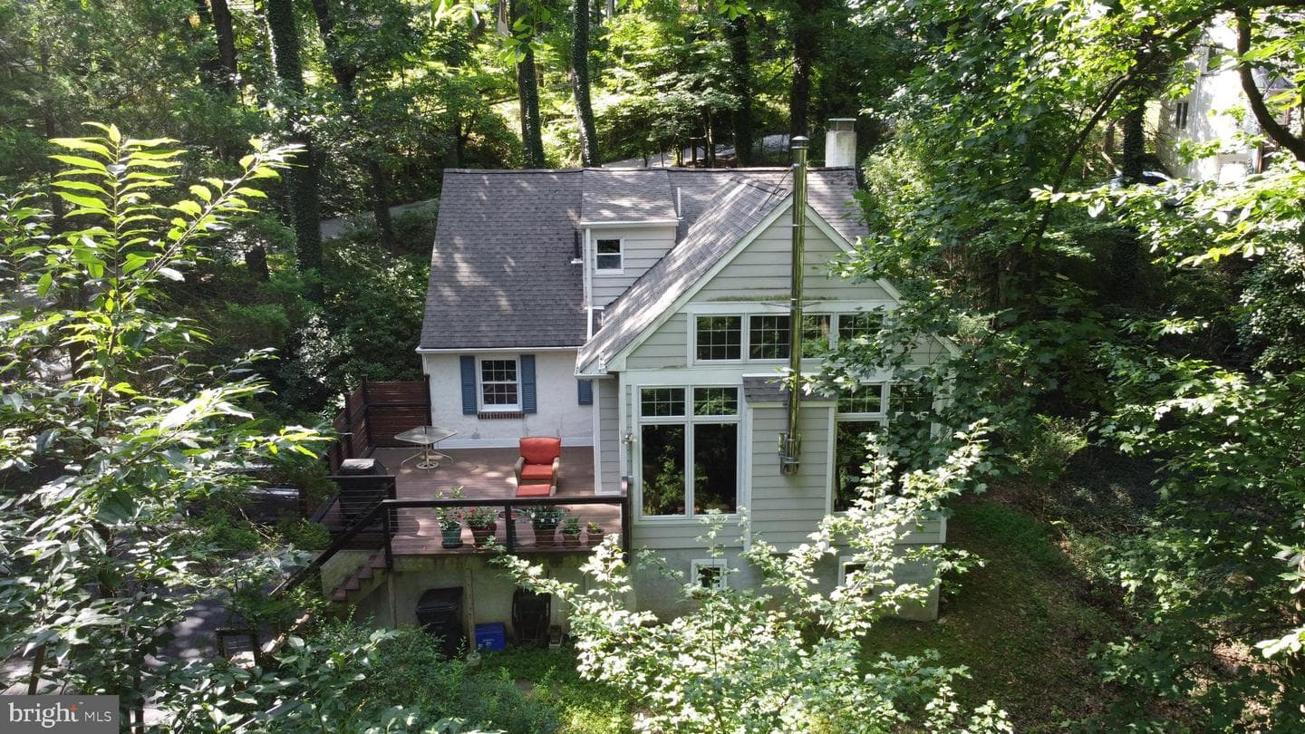 540 Weadley Road photo 1