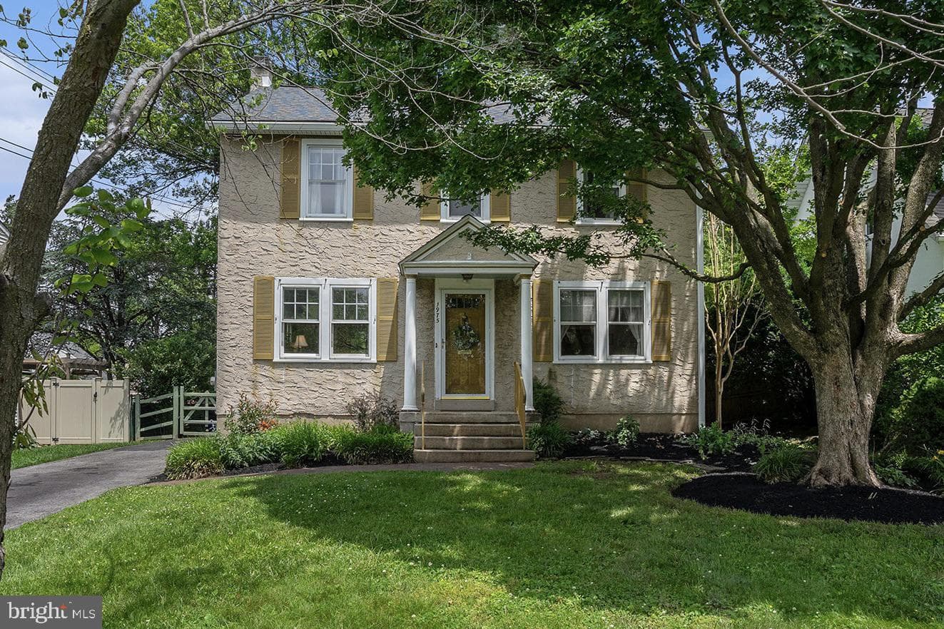 1975 Juniata Road photo 1