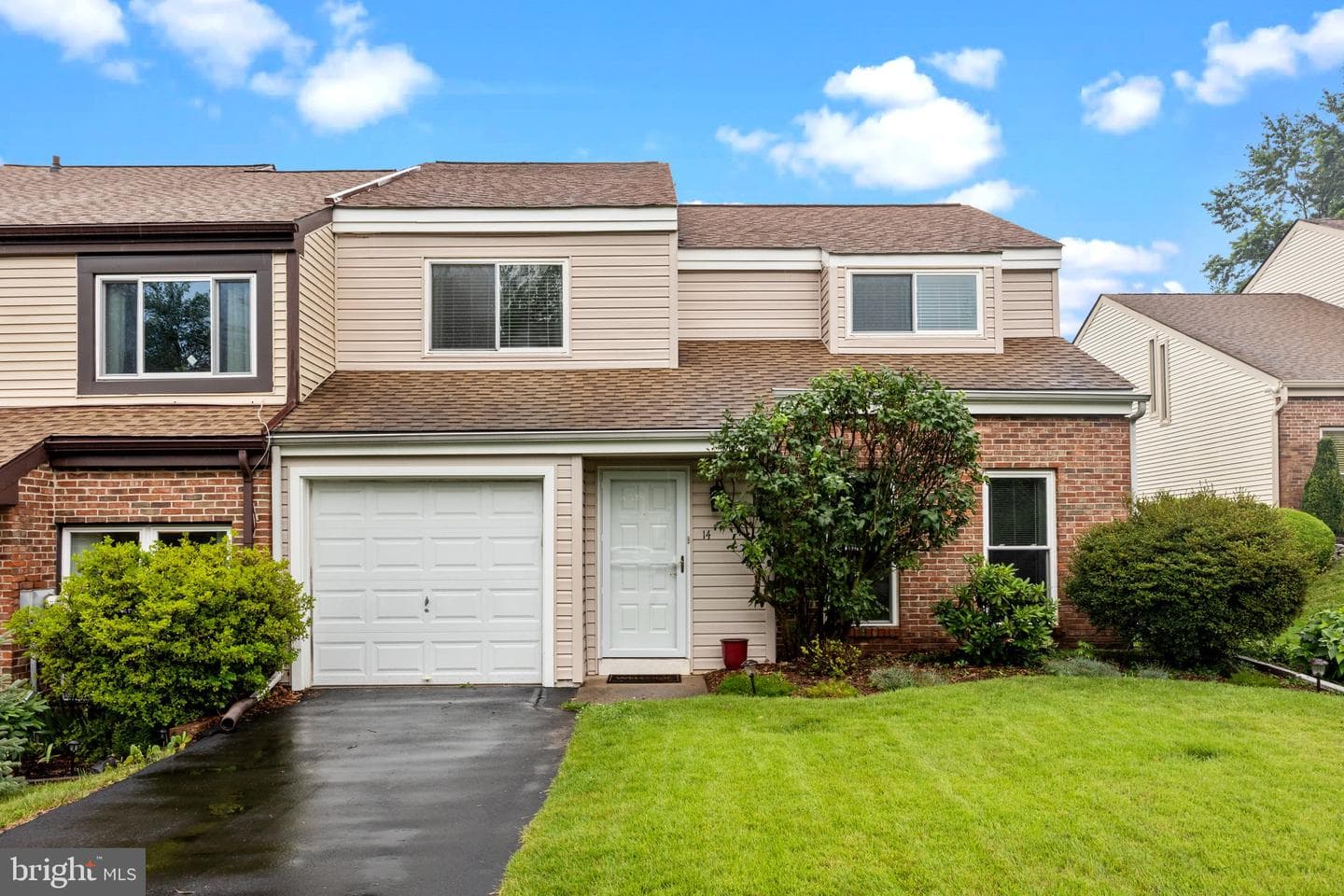 14 Log Pond Drive photo 1