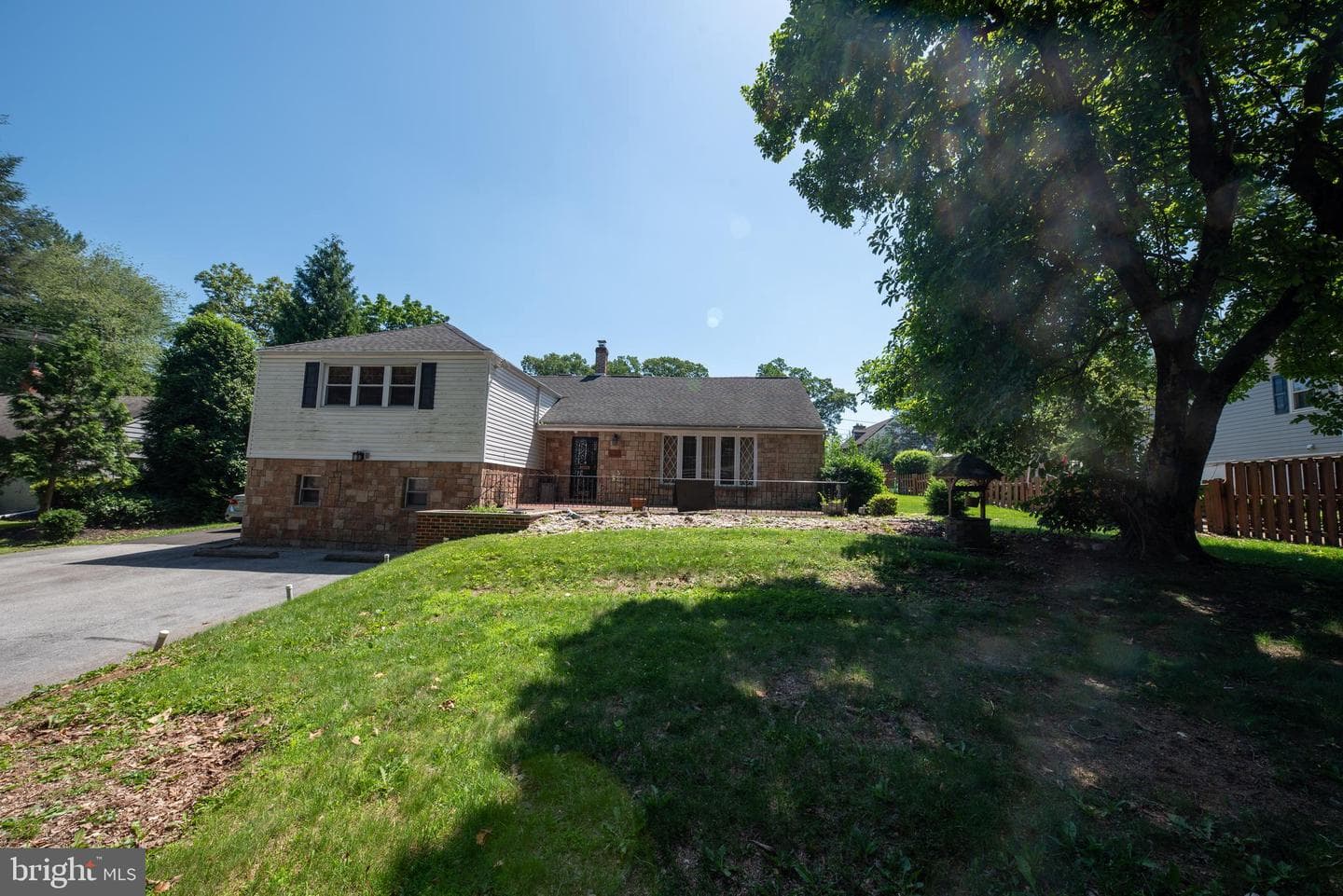 1612 E Willow Grove Avenue photo 1