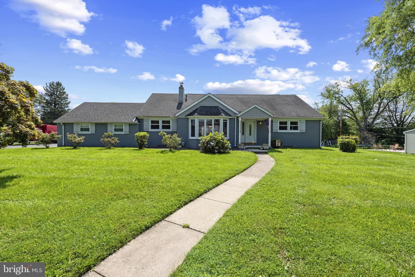 3897 Byron Road photo 1