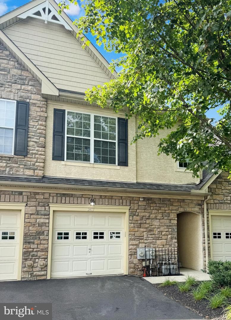 2413 Sentry Court photo 1