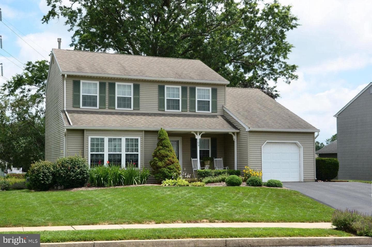 105 Heather Way photo 1