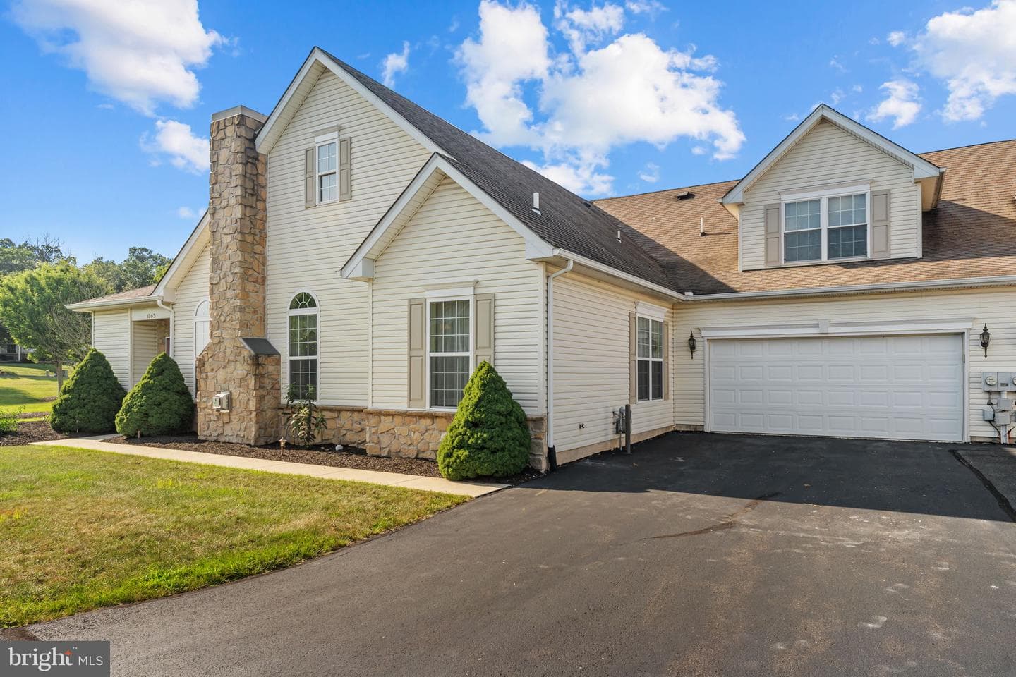 1063 Bordeaux Lane photo 1