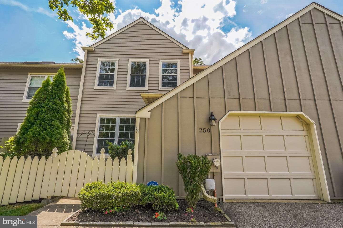 250 Tulip Tree Court photo 1