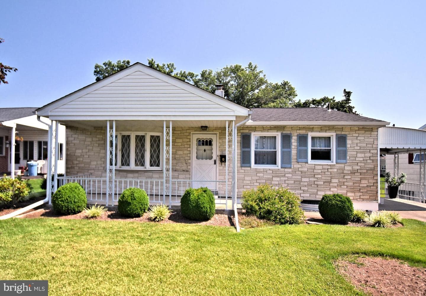 625 Mervine Street photo 1