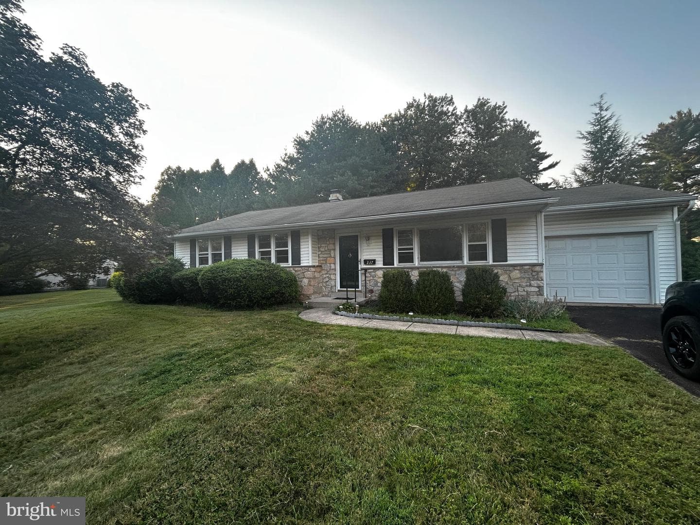 237 Woodlawn Drive photo 1