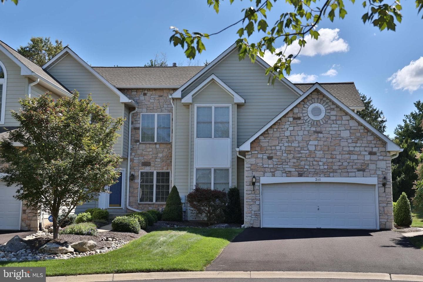 207 Birkdale Drive photo 1
