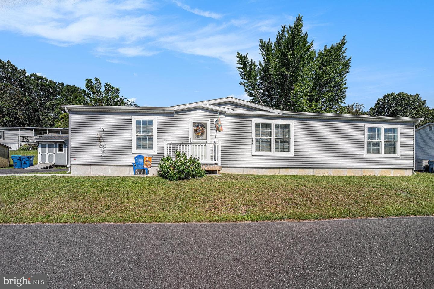 906 Lakeview Drive