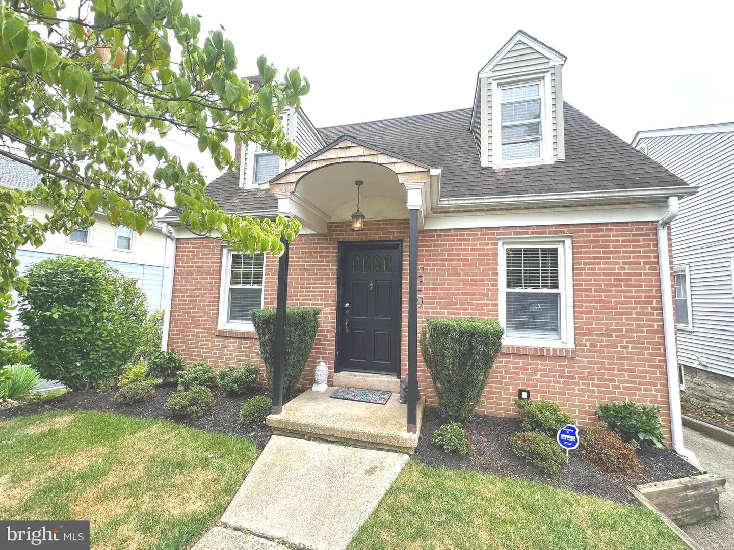 229 Edge Hill Road photo 1