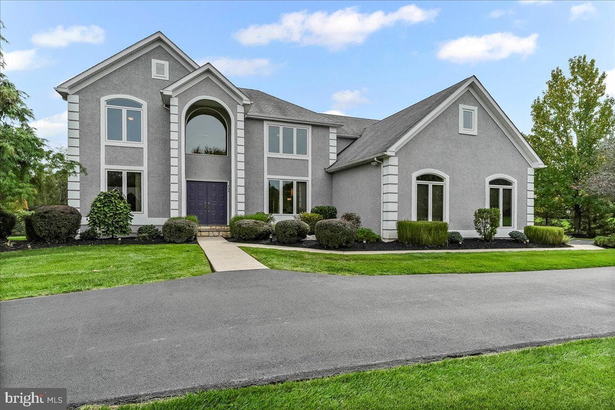 499 Grouse Circle photo 1