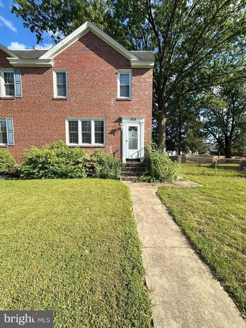 828 N Washington Street photo 1