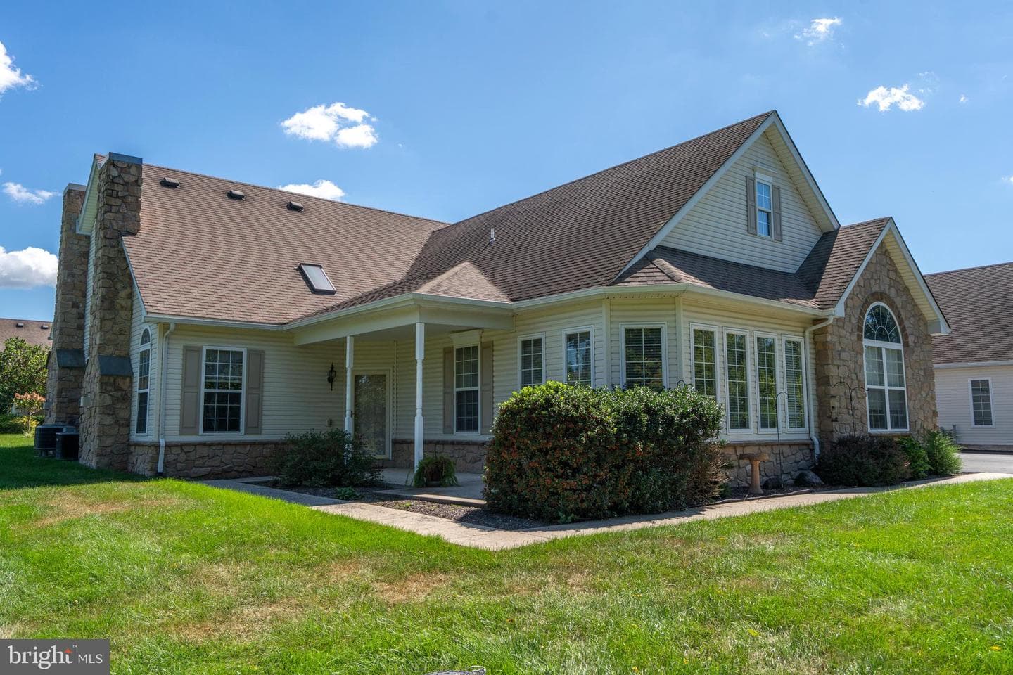 1127 Burgundy Circle photo 1