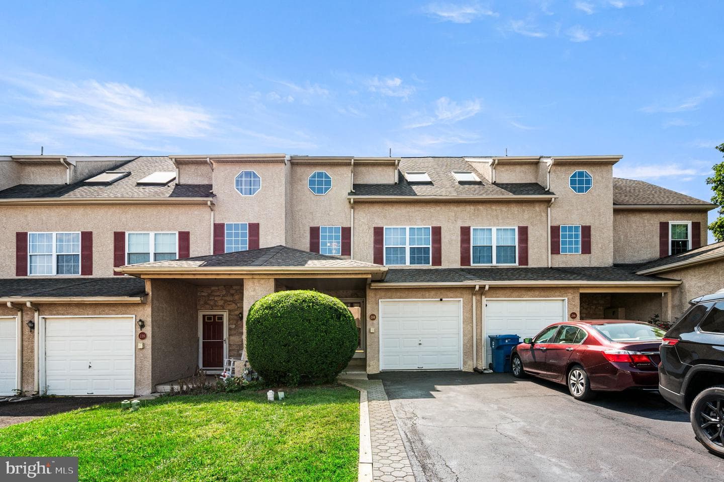 218 Parkview Drive photo 1