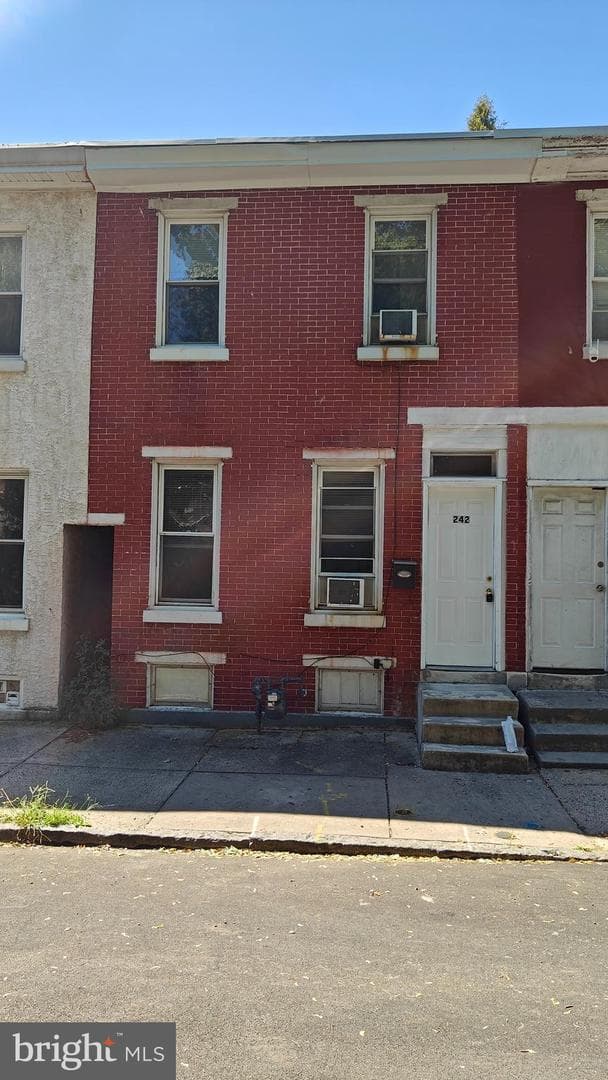 242 Minor Street photo 1