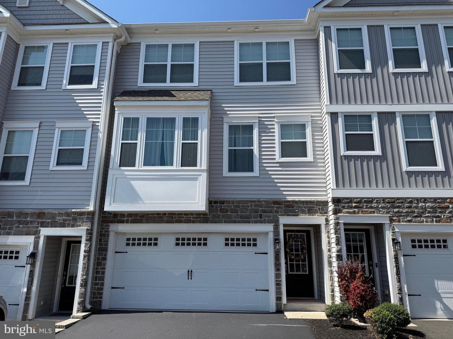 169 Larrabee Way photo 1