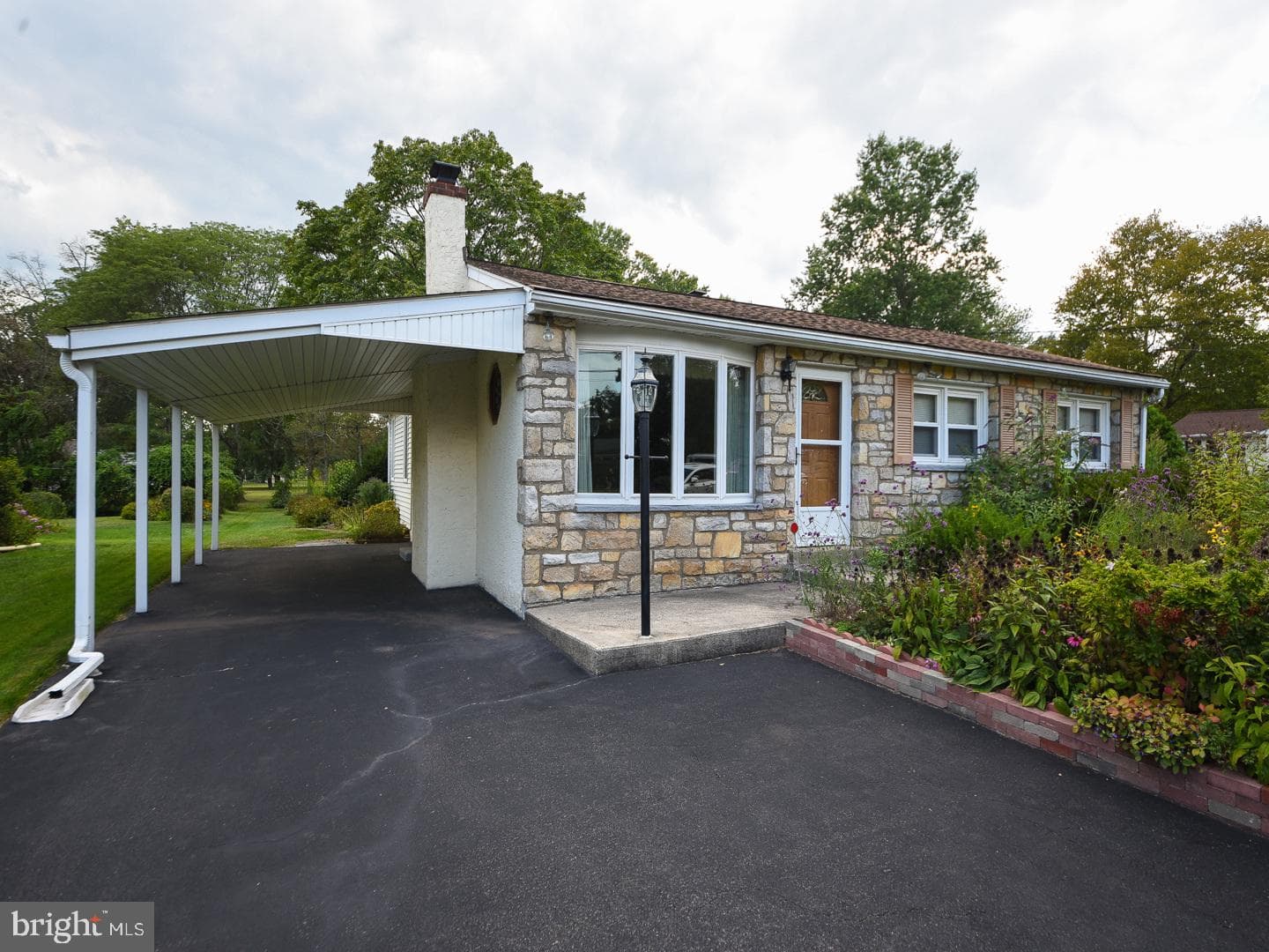 1222 Woodside Avenue photo 1